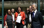 El PSOE, acompañado de la Plataforma Justicia para Todos, presenta ante el TC un nuevo recurso contra las tasas El PSOE, acompañado de la Plataforma Justicia para Todos, presenta ante el TC un nuevo recurso contra las tasas