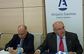 Abogados y ciudadanos rechazan las medidas anticipadas por el Gobierno para regular los Colegios y Servicios Profesionales Abogados y ciudadanos rechazan las medidas anticipadas por el Gobierno para regular los Colegios y Servicios Profesionales