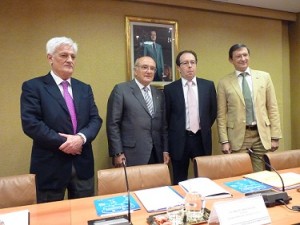 El presidente del CGAE y el director de la AEPD presentan el Informe Utilización del 'cloud computing' por los bufetes