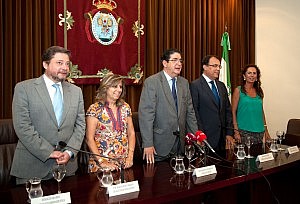 El Colegio de Abogados de Sevilla, junto a otros colegios profesionales, donarán 9.000 euros al mes a Cáritas