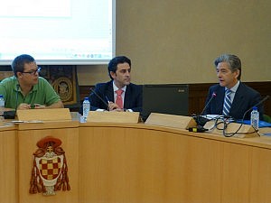 Unión Profesional y representantes de los estudiantes universitarios debaten sobre el ejercicio de las profesiones
