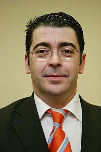 El Colegio de Santiago presentará una queja contra una jueza que lleva su gato al juzgado