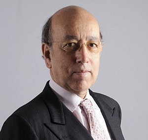 Fernando Pombo recibe la Gran Cruz de la Orden de San Raimundo de Peñafort, a título póstumo