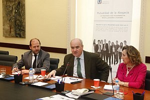 El presidente de los registradores acusa a los notarios de no querer hacer mejoras en el sistema