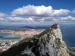 La Comisión lleva a Reino Unido ante el TJUE por no haber recuperado íntegramente ayudas ilegales en Gibraltar
