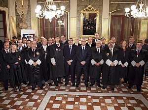 Representantes políticos de PP, PSC y CiU muestran en Reus su apoyo al mantenimiento de los Colegios de partido