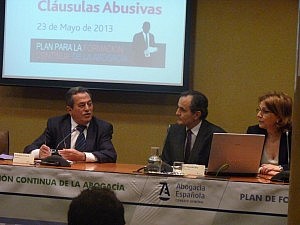 Gimeno Sendra analiza en la sede de la Abogacía las respuestas legales y judiciales a las cláusulas abusivas