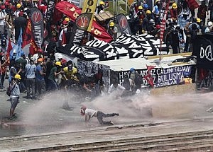 Más de 50 abogados detenidos en Estambul por respaldar las protestas contra Erdogan