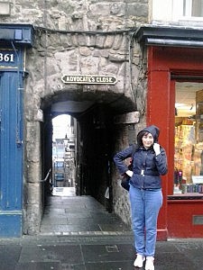 La ganadora del concurso de cine jurídico disfruta de su premio en Edimburgo