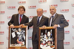 Carlos Carnicer, Fernando de Rosa y Enrique López entregan los Premios ACIJUR: el 'Vete hacer Puñetas' a las tasas
