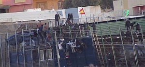 Un juzgado investiga si hubo delito en las expulsiones en caliente de Melilla