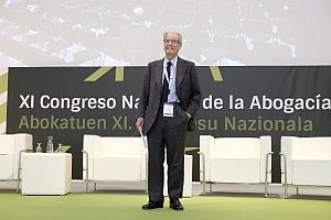 Antonio Garrigues. Ponencia Central: El Abogado 3.0 en la aldea global
