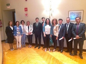 Reunión de la Junta de Gobierno de Reus con Catalá y diputados para tratar las reformas legislativas