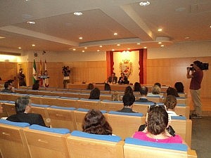 El presidente de la Confederación de Empresarios de Andalucía analiza la situación actual de la empresa andaluza en el Colegio de Abogados de Málaga