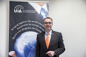 Miguel A Loinaz, presidente de la UIA