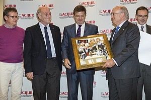 Carnicer defiende en la entrega de los Premios ACIJUR la continuidad de la Plataforma Justicia para Todos