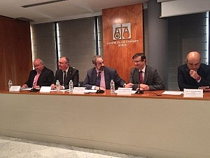 La Abogacía debate sobre cómo regular las lenguas de uso en la Justicia para incrementar las sentencias en catalán