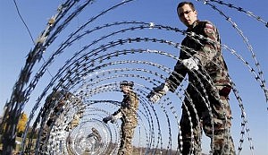 Eslovenia empieza a erigir vallas en varios puntos de su frontera con Croacia