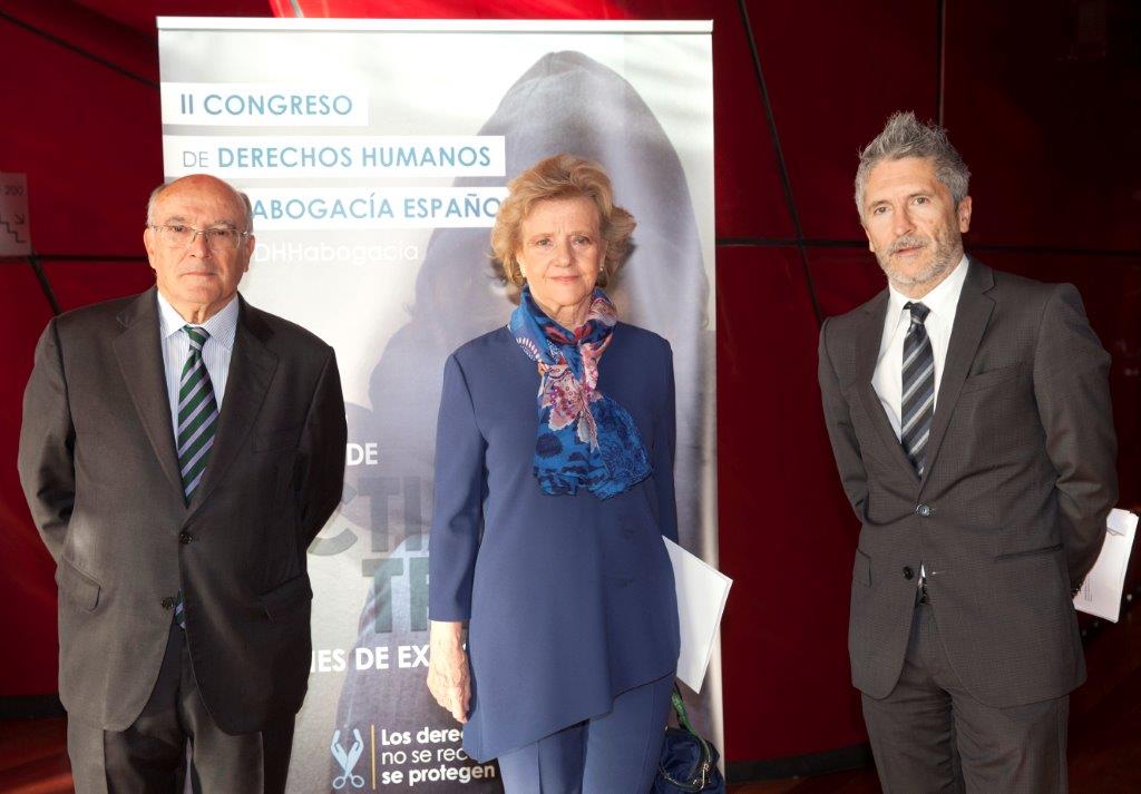 Carlos Carnicer, Soledad Becerril y Fernando Grande-Marlaska
