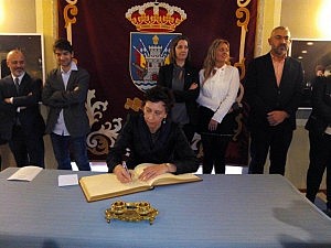 Nieves Santomé, decana del Colegio de Abogados de Ferrol, recibe la Insignia de Oro de la ciudad