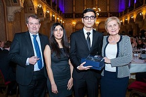 Los hijos del abogado azerbayano recogen el premio