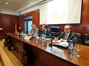 Más de un centenar de personas participan en la jornada sobre cláusulas abusivas en el Colegio de Alicante