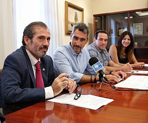 El Colegio de Málaga y el Ayuntamiento de Benalmádena trabajarán para evitar desahucios y combatir los delitos de odio