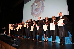 El Colegio de Málaga homenajea a los letrados que cumplen 25 y 50 años colegiados