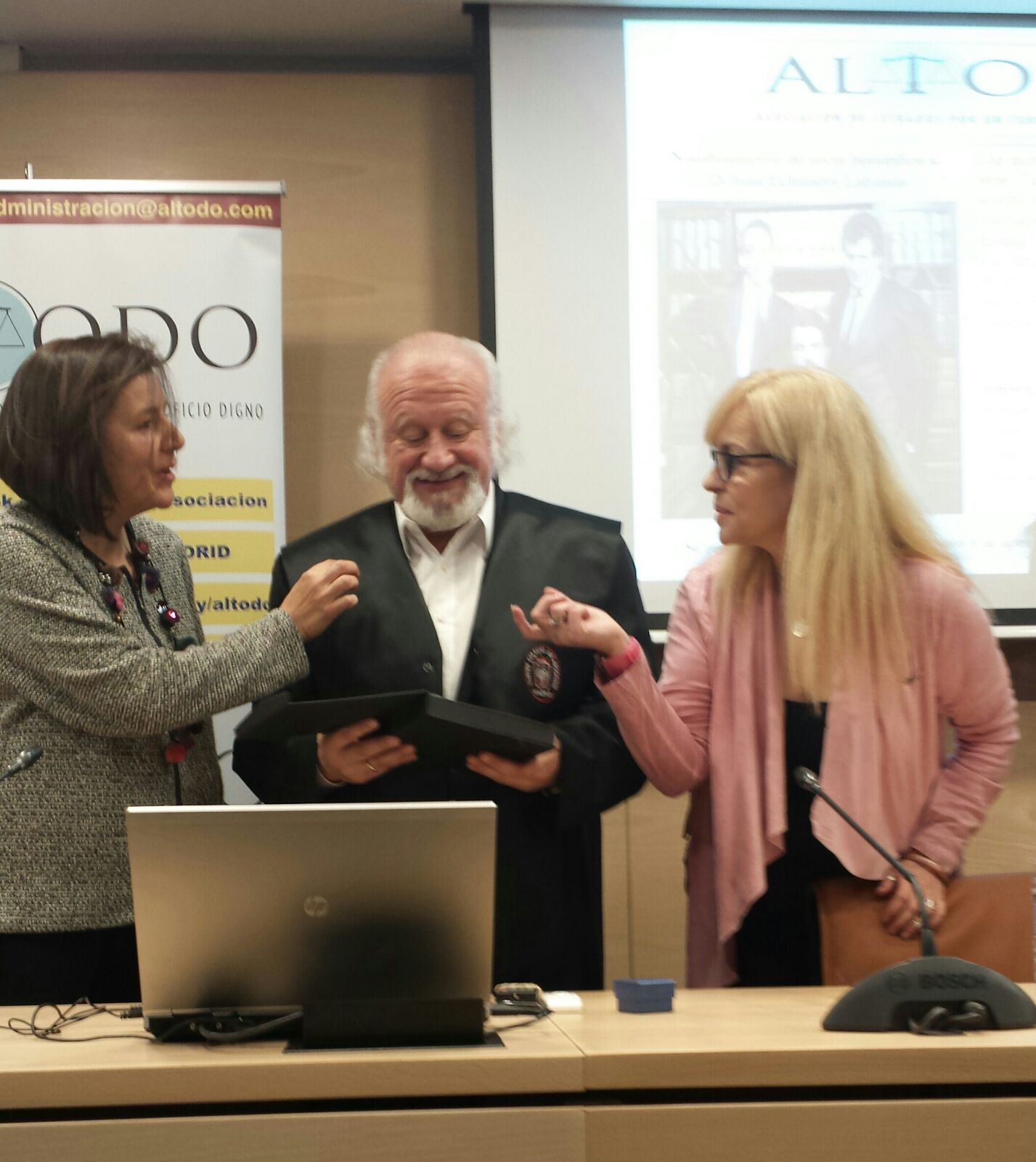 Juan Echanove Socio De Honor De La Asociaci n De Letrados Por Un Turno 