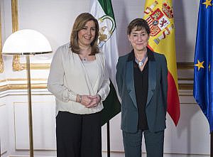 Victoria Ortega presenta el programa de las VII Jornadas de Juntas de Gobierno a Susana Díaz