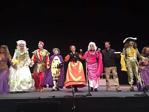 El grupo de teatro del Colegio de Málaga representa ‘El burgués gentilhombre’ de Molière a beneficio de Autismo Málaga