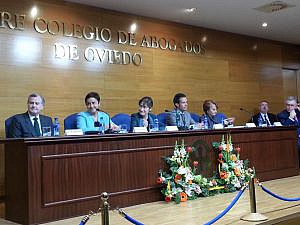 El Colegio de Oviedo entrega el I Premio a la Igualdad “Alicia Salcedo” a la abogada María José Balda