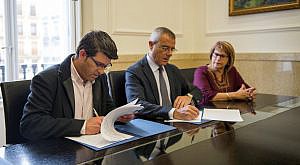 Firma convenio Colegio Abogados Valencia foto_Abulaila (2)