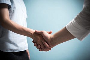 Más vale negociar que litigar