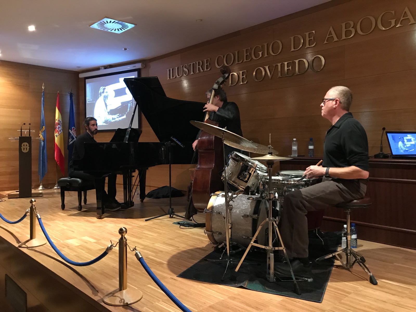 8a511a28-7690-4d26-ac40-112d607a9f19