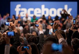 Condenan a un usuario de Facebook por comentarios de terceros en su muro