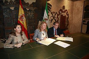 El Colegio de Abogados de Málaga firma un convenio con el Ayuntamiento de Marbella para asesorar a personas en riesgo de desahucio