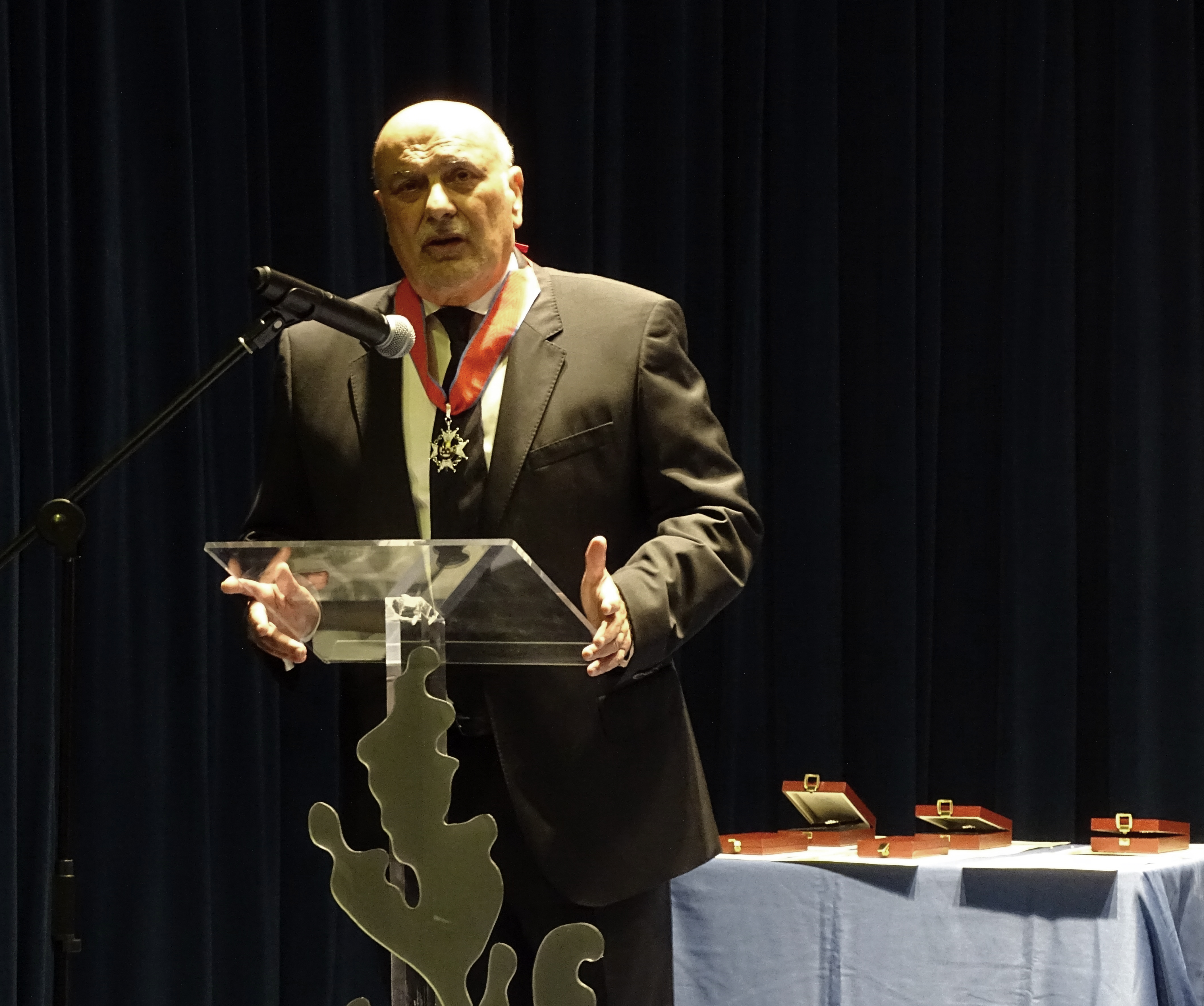 Medalla Fernando Candela 3