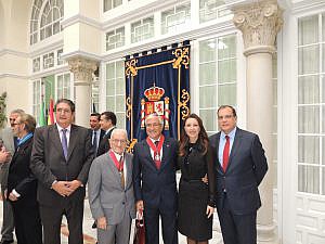 Cruz de San Raimundo de Peñafort al abogado Antonio Domínguez Guzmán