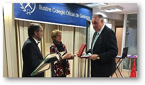 La vicepresidenta de Unión Profesional clausura la recepción de Navidad del Colegio de Geólogos
