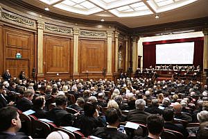 La Sección de Derecho del Consumo del ICAB exige una ley para litigios de consumo en el sector financiero