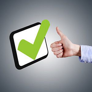 La ilegal casilla premarcada en el seguro de viaje en autobús