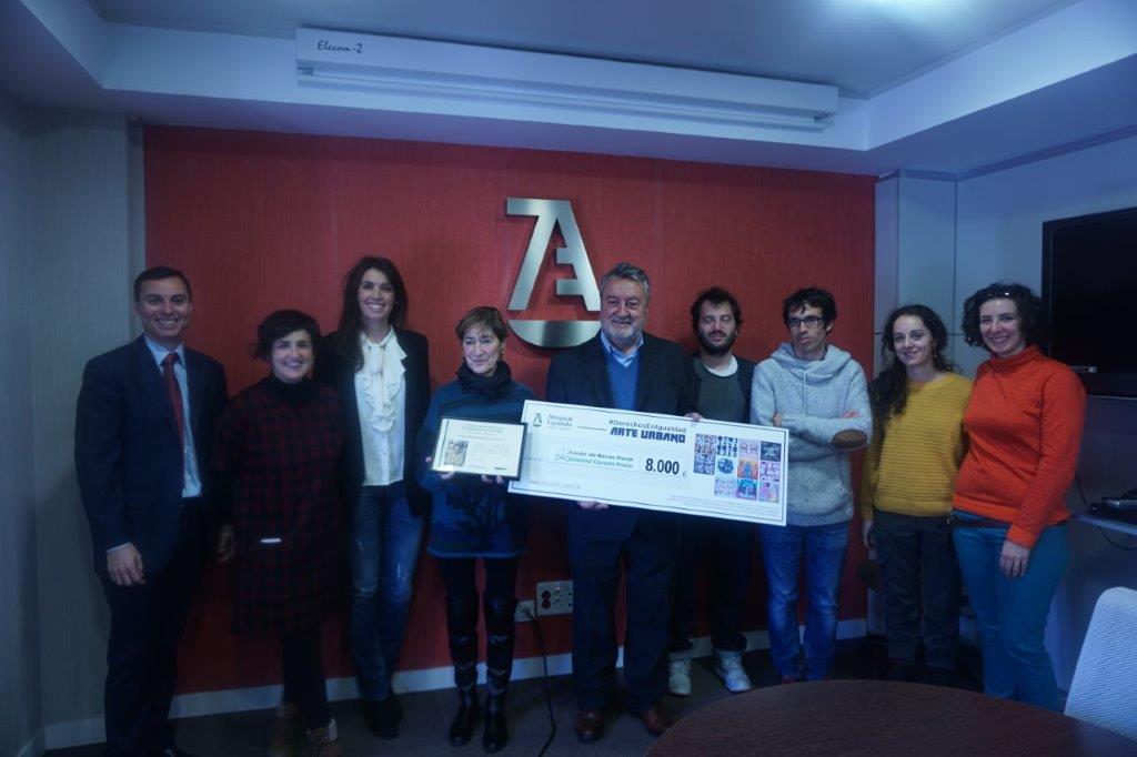 Joaquín García Taboada y Victoria Ortega con artistas y organizadores