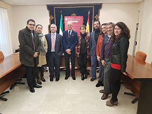 Victoria Ortega felicita a abogados de Antequera que asistieron a inmigrantes de Archidona