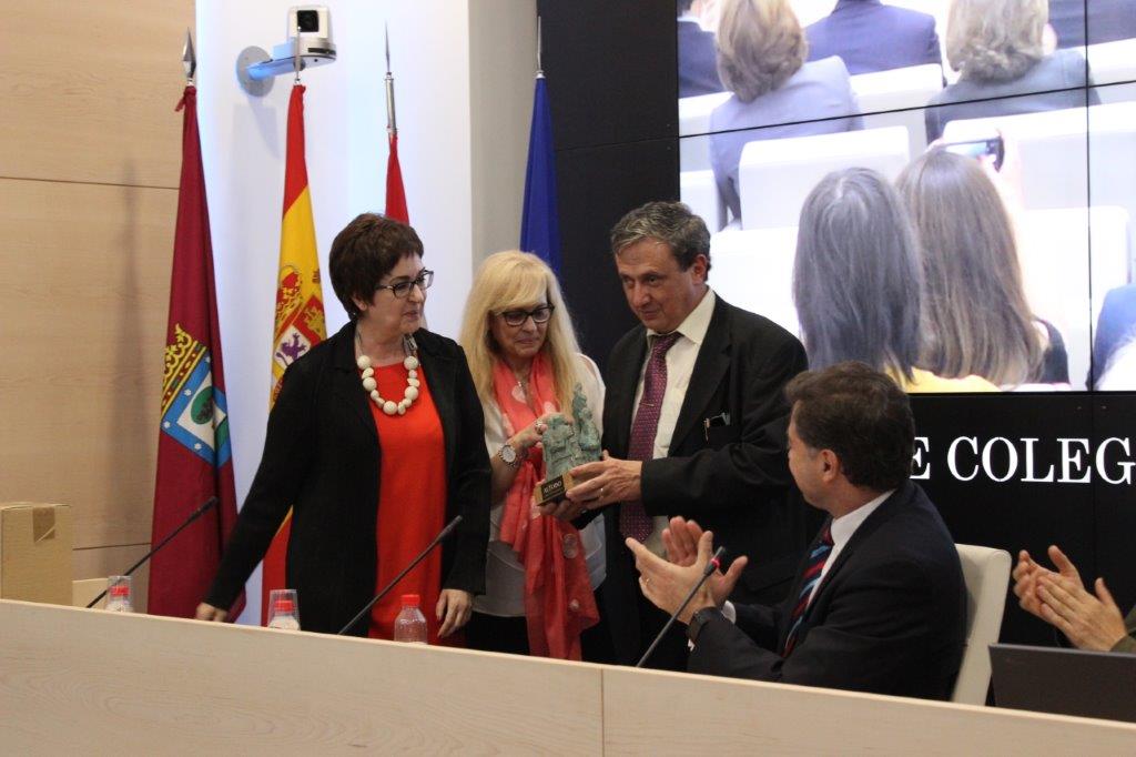 01 Cristóbal Sitjar recibe el galardón