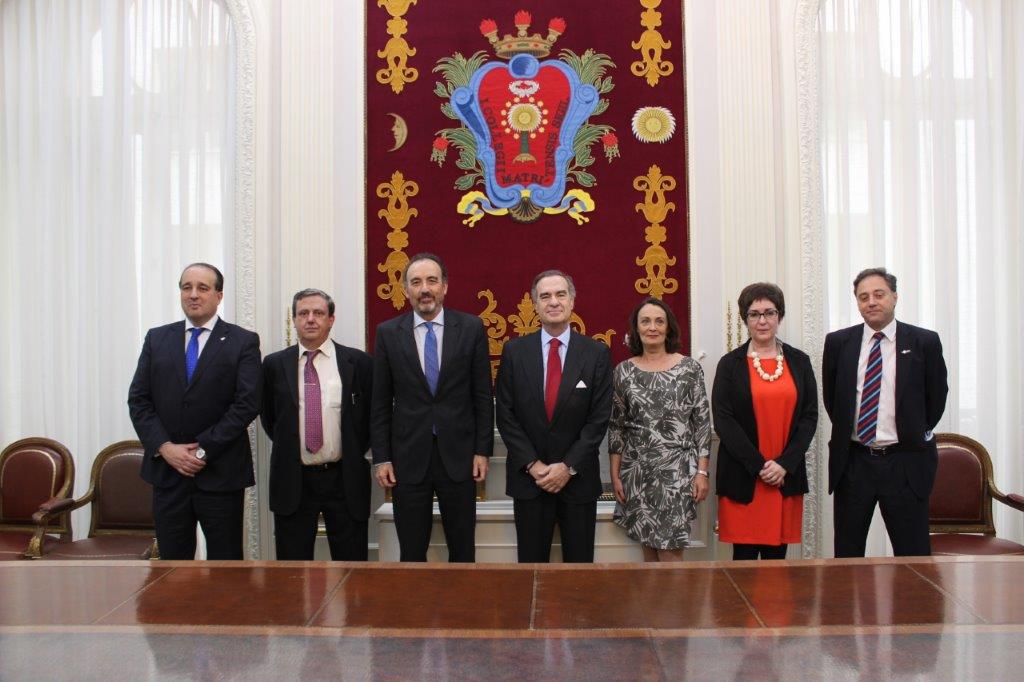 03 Personalidades junto a los premiados