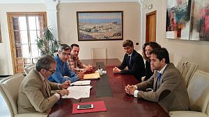 El Colegio de Abogados y el Ayuntamiento de Benalmádena renuevan convenios para evitar desahucios y delitos de odio
