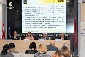 Juristas y representantes políticos abordan en el ICAM las implicaciones jurídicas del Reglamento Europeo de Protección de Datos