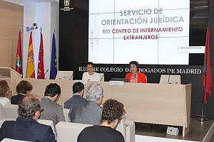 Presentación en el Colegio de Madrid de una guía práctica para mejorar la asistencia jurídica en los CIE