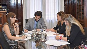 Reunión de representantes de la Confederación Española de la Abogacía Joven con el asesor de la ministra de Justicia